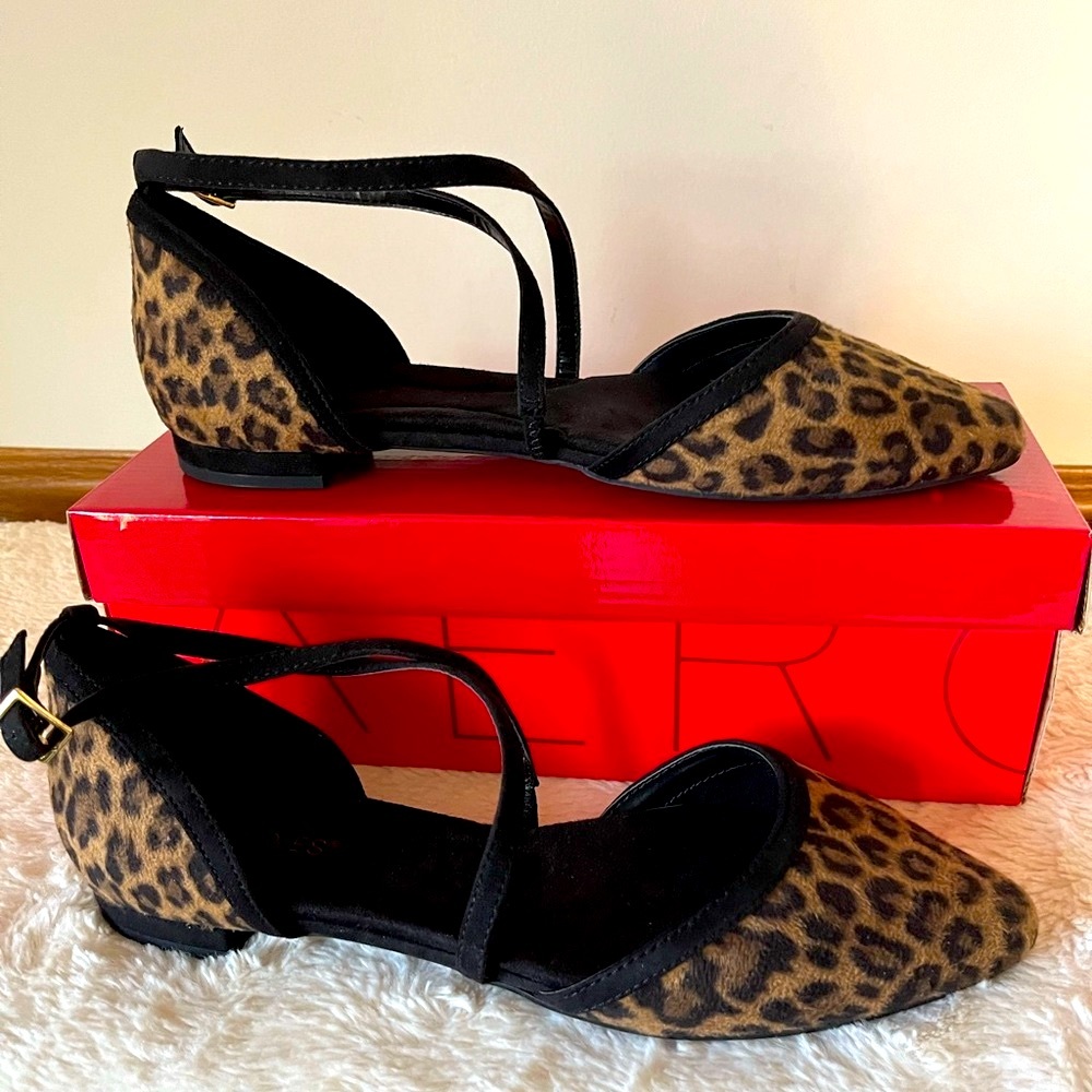 Aerosoles "Baby Girl" Pointed Toe Flats in Leopard Print Size 9.5 NWT